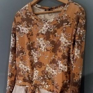 Annabelle floral loose fit faux layer tie front top Medium